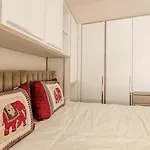 New Yorker 2 Bedroom Διαμέρισμα *