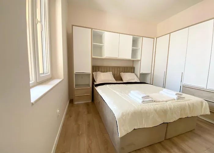 New Yorker 2 Bedroom 公寓 瓦爾納