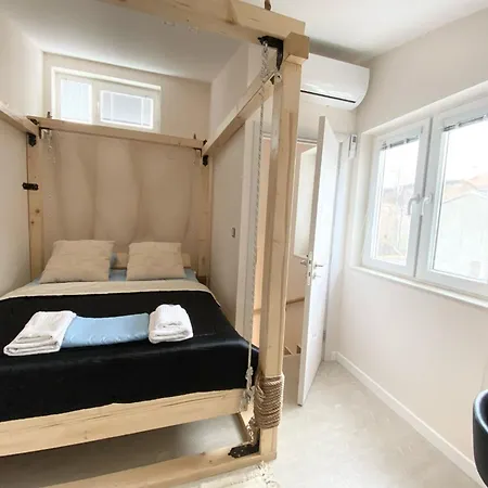 New Yorker 2 Bedroom Apartment