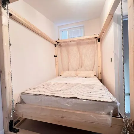 New Yorker 2 Bedroom アパート