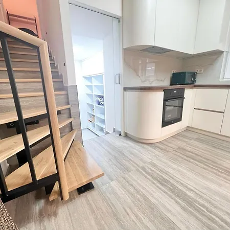 Apartment New Yorker 2 Bedroom Warna